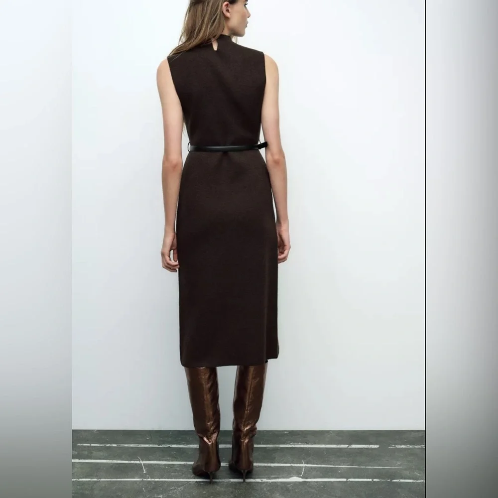 Belted long knit dress - Picture 5 of 10